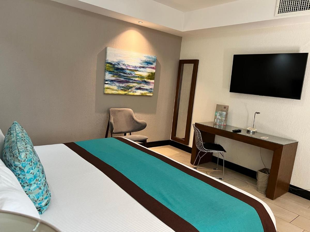 Aurea Hotel And Suites Zapopan Εξωτερικό φωτογραφία