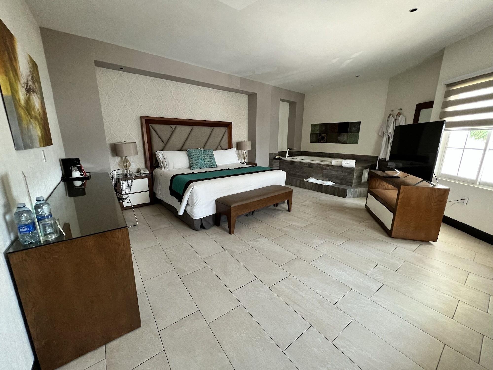 Aurea Hotel And Suites Zapopan Εξωτερικό φωτογραφία